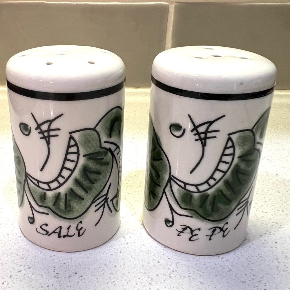 Italian Porcelain Salt & Pepper Shakers Green & White 3” Sale & Pepe Set - Picture 1 of 7
